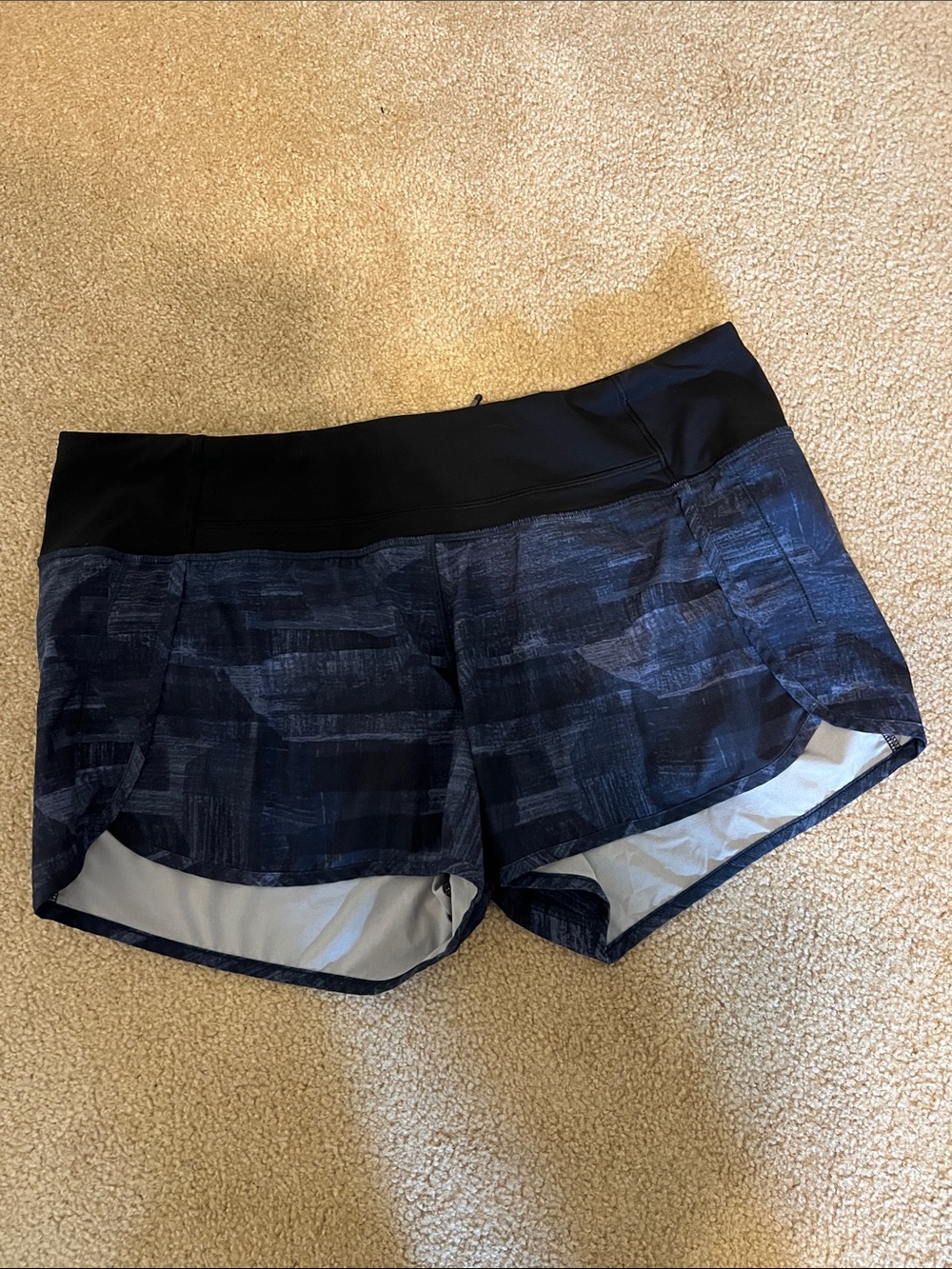 Lululemon Classic Speed Short, mid rise, 4-way stretch 4”